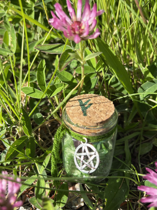 Money Spell Jar with green thread, Fehu rune, and pentagram charm – Mistwillow